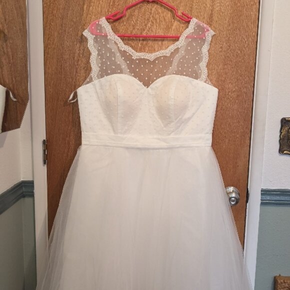 Dresses & Skirts - Ivory Lace Yoke Tulle A-Line Dress